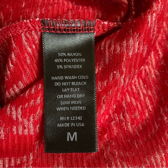 Coin 1804 Red and white embroidered rose design maxi skirt size medium - Picture 4 of 4